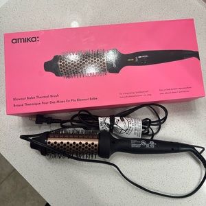 Amika Blowout Babe Thermal Brush